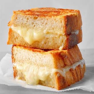 Kid's Grilled Cheese with Fries