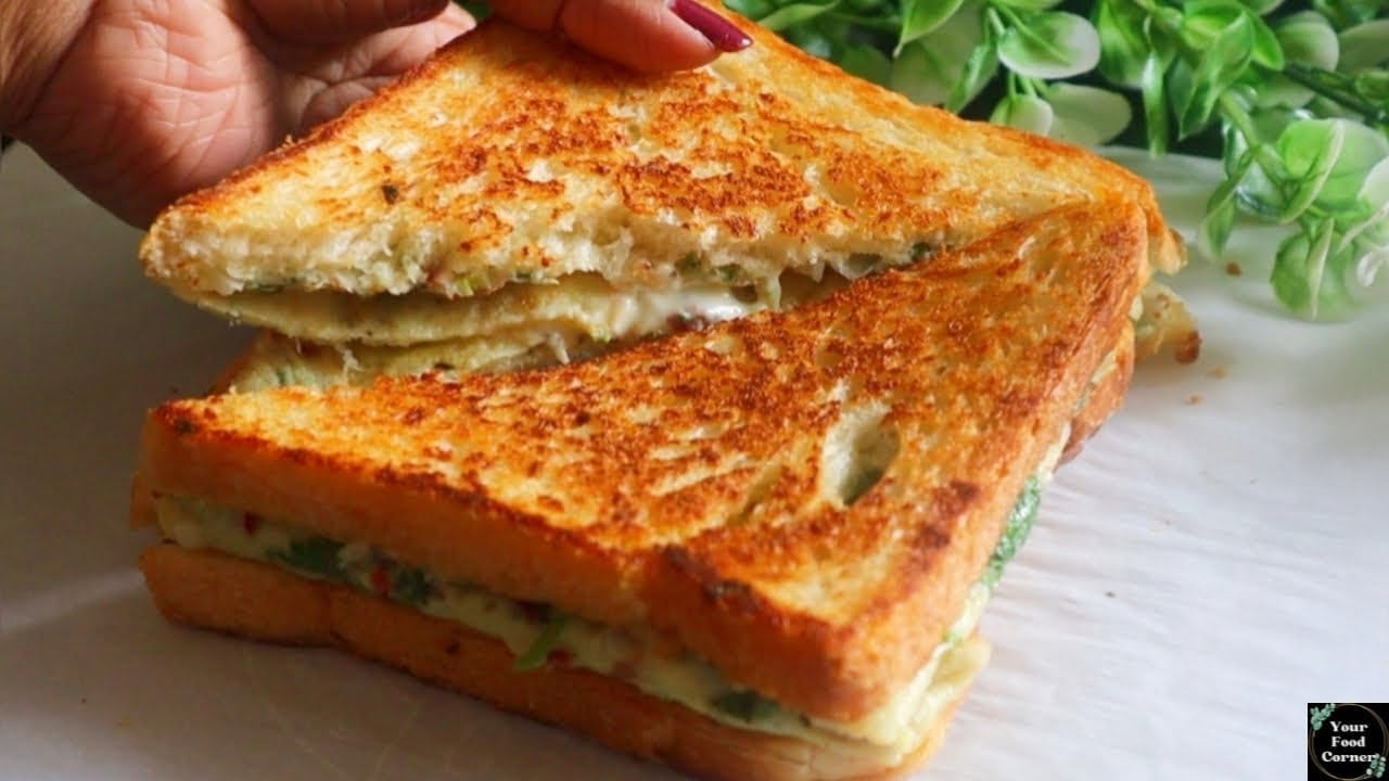 Spicy Omelette with Bread.